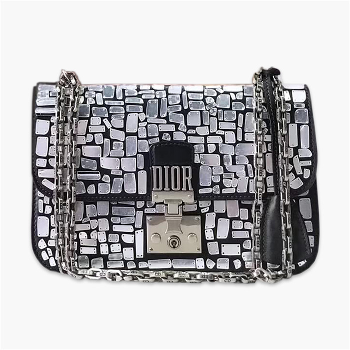 【原版皮】迪奥/Dior 链条包，选用小牛皮裁制而成，饰以不规则珠片，很有年代感，搭配链条肩带，真是perfect