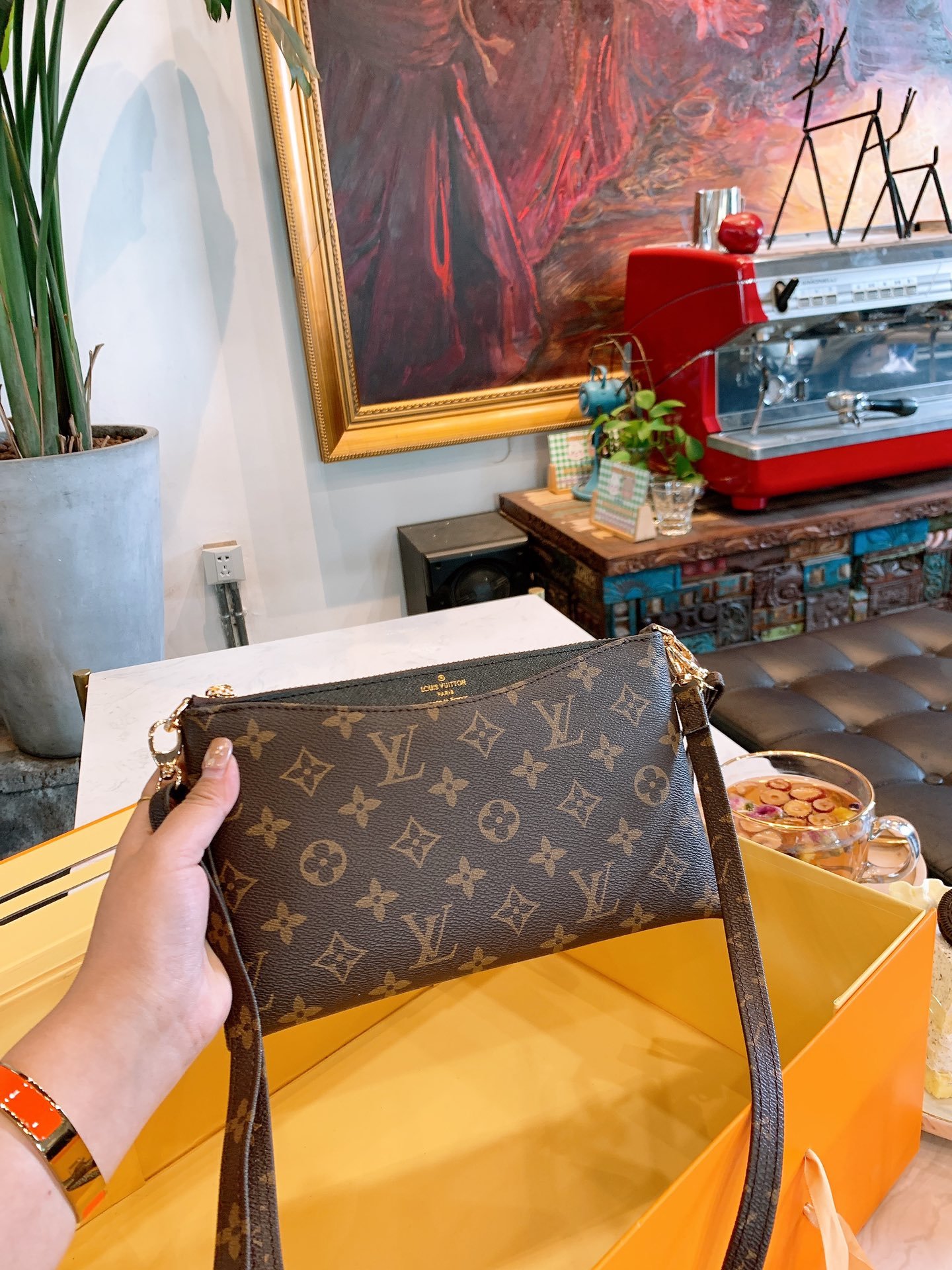 LOUIS VUITTON LB0012005020107 size: 20cm