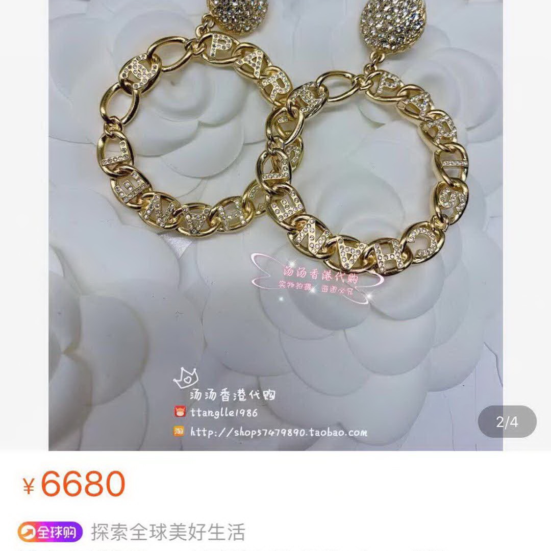 20秋季最新专柜款-Chanel圆形水钻大圈圈耳环，特别的重工，简直就是魔鬼做工啊，施华洛世奇钻，字母细节，角度，弧度，完美