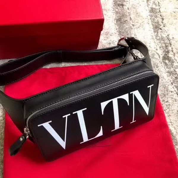 【原版皮】华伦天奴/Valentino 腰包，采用进口南非皮精心裁制而成，涂鸦大logo，简易设计，容量大，男生女生都可以用哦，款号：0056