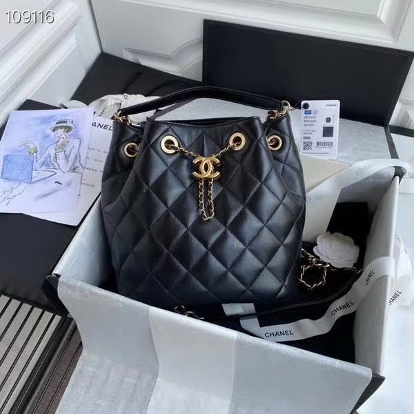 【原版皮】香奈儿/Chanel 新款抽绳包，选用小羊皮经过特殊工艺抛光，皮面略微亮闪闪，增加了耐磨度同时又超质感，经典的菱格纹设计，双C纽扣设计，19的皮穿金属粗链条，款号：AS1900