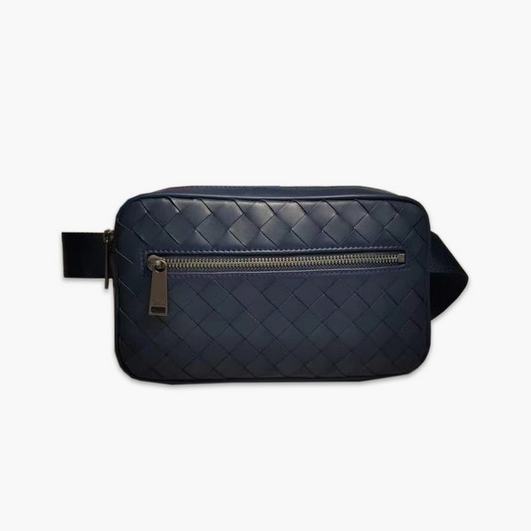 【原版皮】宝缇嘉/BV 男士胸包，腰包，采用蜡胎牛皮精心裁制而成，手工编织，造型贴合身形，空间充裕，非常实用，款号：80182618