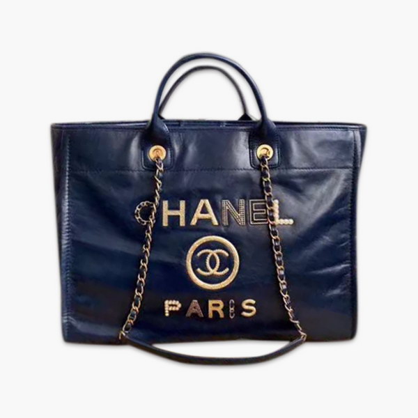 【原版皮】香奈儿/Chanel 购物袋 ,采用进口油腊牛皮,配顶级精美古铜金五金,非常高档新颖独特,休闲又时尚、又会掀起一股热潮,五金 ogo镶珍珠,款号:AS8375