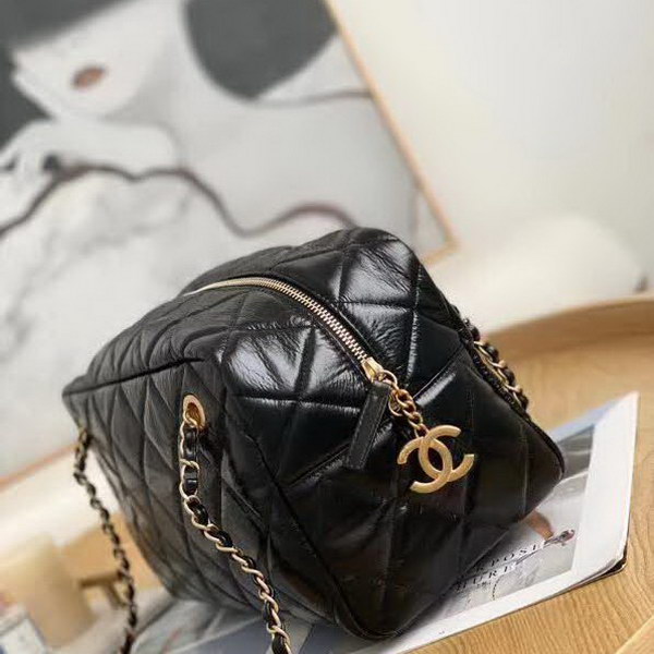 【原版皮】香奈儿/Chanel 保龄球购物袋,简直是一款完美百搭包,采用进口皱纹牛皮,超级柔软细腻,皮质独特,纹络更显高档质感,款号:AS8315