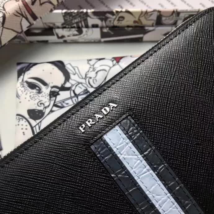 【原版皮】普拉达/Prada 拉链钱夹,选用十字纹小牛皮镶嵌彩带鳄鱼纹裁制而成,经典之作,简单时尚,款号:2ML317