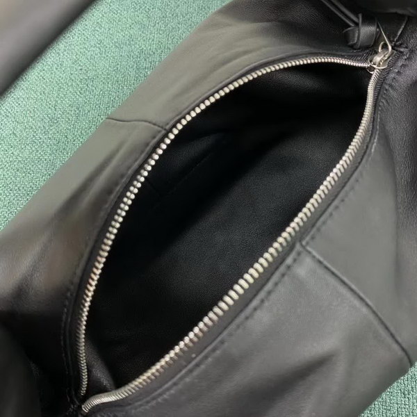 【原版皮】宝缇嘉/BV 打结包,饺子称号,仙女一定要入手,日常百搭,容量实在优秀,质感好的没得说,很能装哦,款号:629635