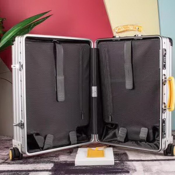 日默瓦/Rimowa 旅行箱,全铝镁合金,经典款的新版本,彩色皮质把手,购买就送透明套,4个轮子,2个手把,绑带,想怎么换就怎么换,永远是街头机场最靓的你