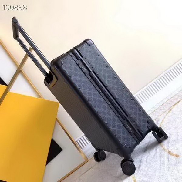 古驰/Gucci 旅行箱,釆用先进聚碳纤维工艺,高档大气的LOGO,独特设计理念,趣味横生,时尚潮流,复古风格与完美工艺,二者结合