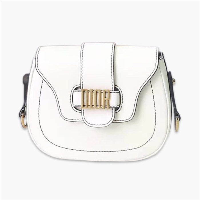 【原版皮】迪奥/Dior 肩背包,选用小牛皮裁制而成,饰以品牌标识字母锁扣,设计得比其它包更有特色一点,真的特别好看,款号:M6501