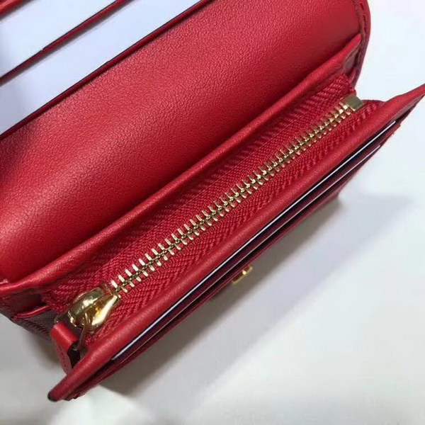 【原版皮】古驰/Gucci 苹果钱夹,为庆祝情人节推出的特别系列单品,融入了卡通风格的苹果图案,与品牌的双G字母交织图案巧妙搭配,尽显趣致设计,款号:624641