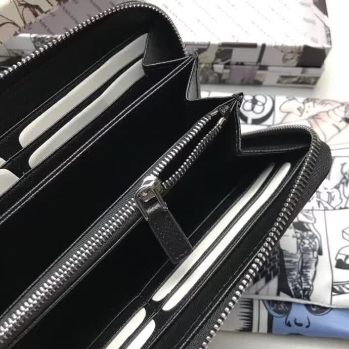 【原版皮】普拉达/Prada 拉链钱夹,选用十字纹小牛皮镶嵌彩带鳄鱼纹裁制而成,经典之作,简单时尚,款号:2ML317