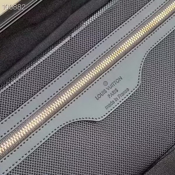 路易威登/LV 旅行箱,釆用高端PVC面料,耐磨,高档大气的LOGO,独特设计理念,趣味横生,时尚潮流,复古风格与完美工艺,二者结合