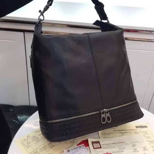 【原版皮】宝缇嘉/BV 男士肩背包,采用南韩软皮,柔软的hobo包造型贴合身形,半部分以手工编织制作,肩背或斜挎方式舒适携带,款号:80188805
