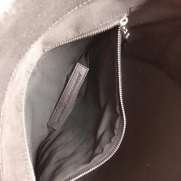 【原版皮】巴黎世家/Balenciaga, 帆布水桶手提包,黑白设计正面大小logo相衬,经典设计简约不轻易过时,帆布包轻盈易携带,容量却很赞,手提斜挎都是棒棒的