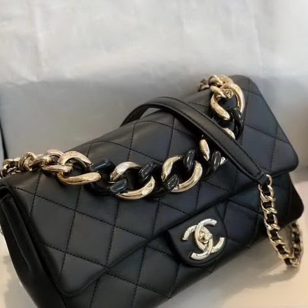 【原版皮】香奈儿/Chanel 亚克力手拎包,采用柔软细腻的进口小羊皮,经典菱格走线,单肩斜挎多用包,小香一直秉承简洁风格,低调奢华,也着实百搭,大号实用,小号俏皮:AS1354