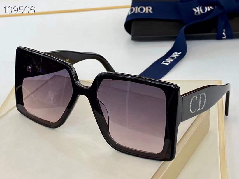 ☆「时尚达人首选」迪奥Dior☆2020全网最新太阳眼镜流行趋势销量排行第一,让你做最耀眼最酷的时尚达人