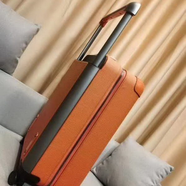 路易威登/LV 旅行箱,釆用经典水波纹系列,变色皮,铝制宽拉杆时尚大气,独特设计理念,时尚潮流,众多明星同款