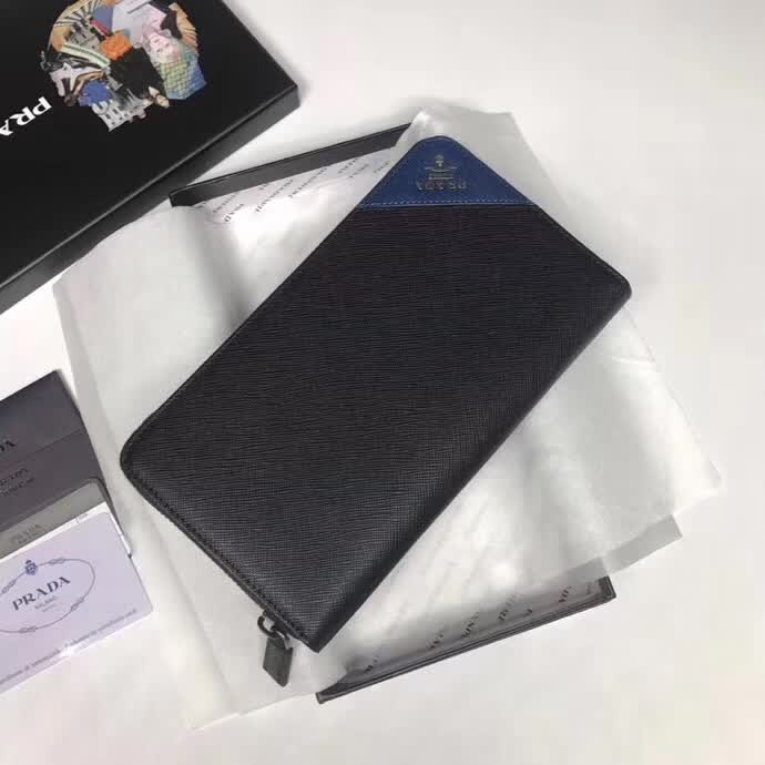 【原版皮】普拉达/Prada 拉链钱夹,选用十字纹小牛皮裁制而成,边角点缀三角散字徽标,经典之作,简单时尚,款号:2ML188