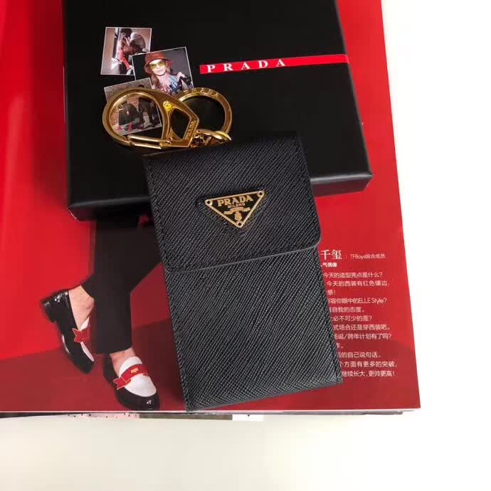【原版皮】普拉达/Prada 钥匙包,车钥匙包,选用十字纹小牛皮镶嵌三角唛徽标,男女通用款,简单时尚,款号:1TT081