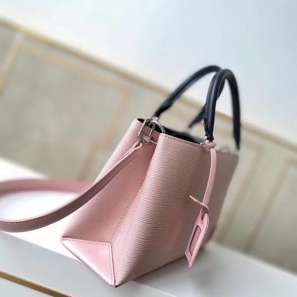 【原版皮】路易威登/LV 手袋,以Taurillon皮革勾勒挺括构型袋身,顶部手柄实现优雅手提,可拆卸肩带方便斜挎,款号:M51333