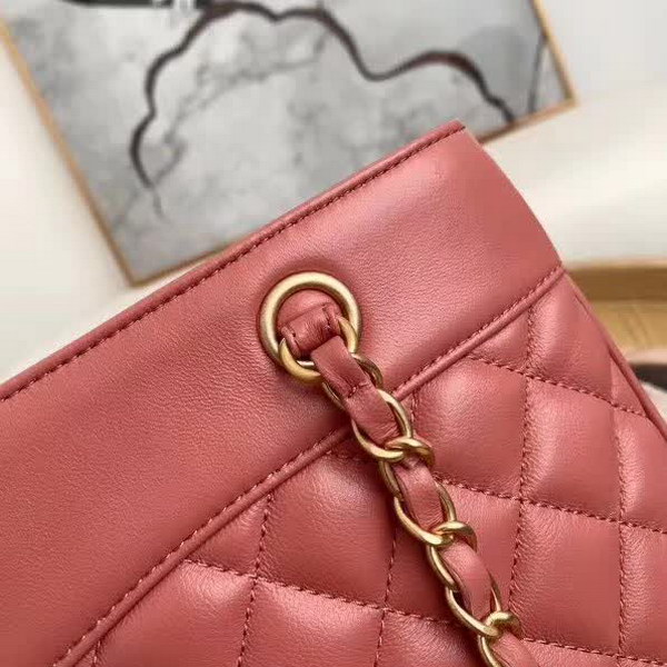 【原版皮】香奈儿/Chanel 购物袋,明星贵妇们的最佳新宠,小香棱格概念,皮链袋,双C标志,一眼钟情,采用进口小羊皮,柔软细腻,皮质独特,纹络更显高档质感,款号:57030