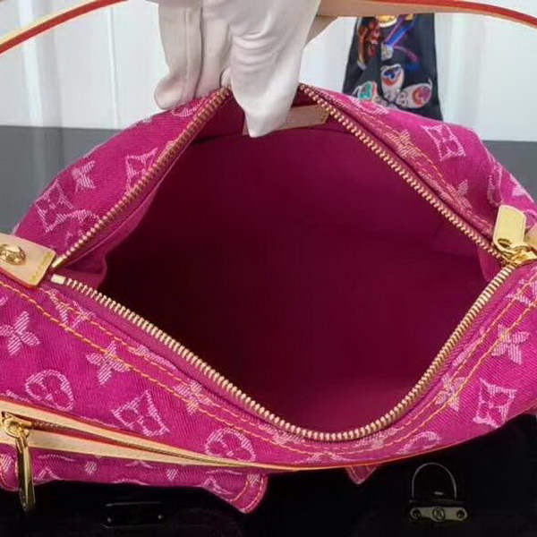 【原版皮】路易威登/LV 中古系列牛仔布手提包,选用丹宁材质铺陈Monogram图案,彰显手袋的同时囊括功能性细节,精巧点缀金色金属件,款号:M44464