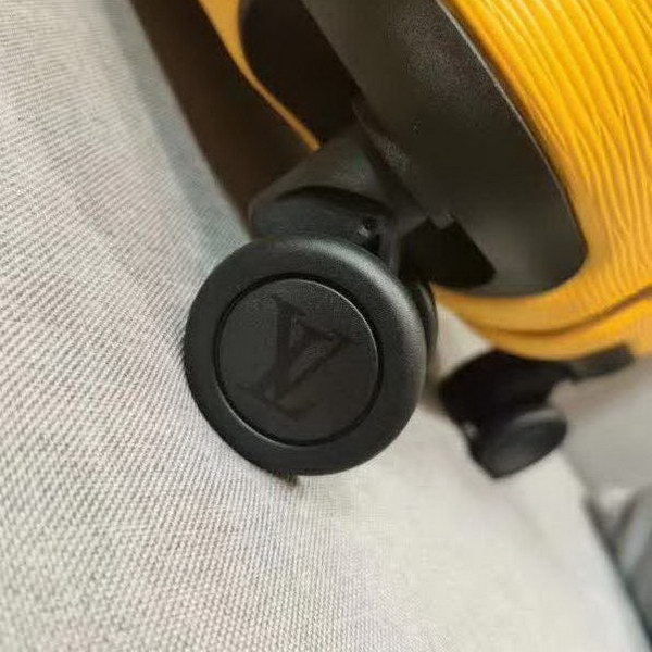 路易威登/LV 旅行箱,釆用经典水波纹系列,变色皮,铝制宽拉杆时尚大气,独特设计理念,时尚潮流,众多明星同款