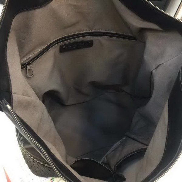 【原版皮】宝缇嘉/BV 男士肩背包,采用南韩软皮,柔软的hobo包造型贴合身形,半部分以手工编织制作,肩背或斜挎方式舒适携带,款号:80188805