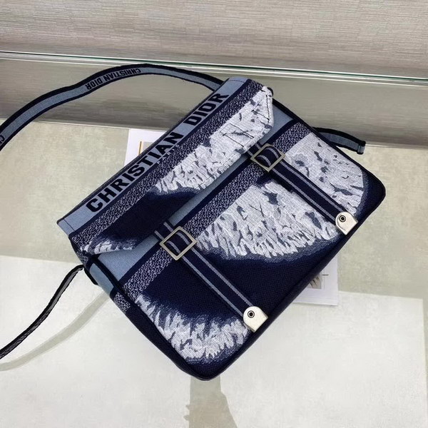 【原版皮】迪奥/Dior Camp邮差包,帆布面料舒适随意,最完美的一点是它除了斜挎外还能当背包,慵懒,复古风格,款号:M1271
