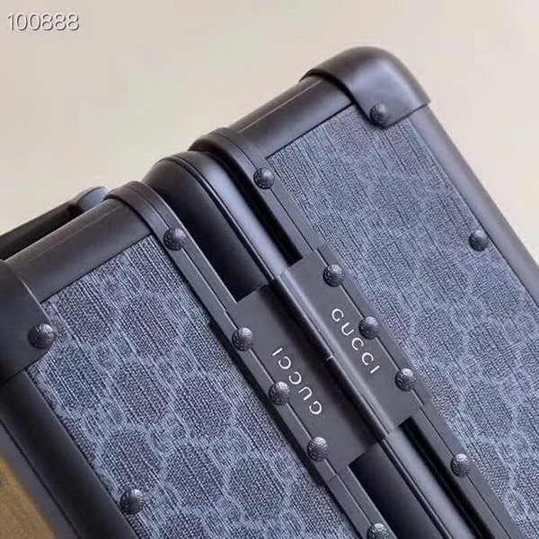古驰/Gucci 旅行箱,釆用先进聚碳纤维工艺,高档大气的LOGO,独特设计理念,趣味横生,时尚潮流,复古风格与完美工艺,二者结合