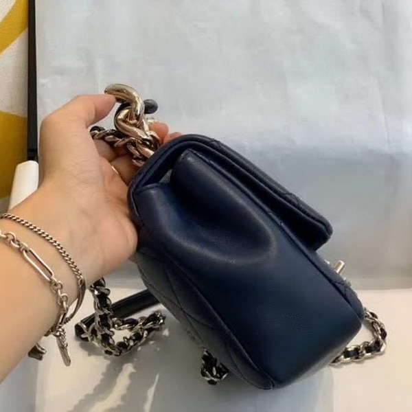 【原版皮】香奈儿/Chanel 亚克力手拎包,采用柔软细腻的进口小羊皮,经典菱格走线,单肩斜挎多用包,小香一直秉承简洁风格,低调奢华,也着实百搭,大号实用,小号俏皮:AS1353