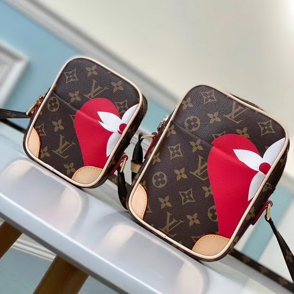 【原版皮】路易威登/LV 二合一相机包,以扑克花样碰撞传奇Monogram花纹,给时空界限按下消除键,每个扑克牌面,都是时尚王牌,款号:M44398