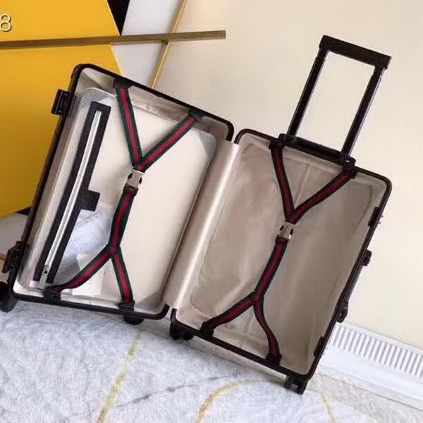 古驰/Gucci 旅行箱,釆用先进聚碳纤维工艺,高档大气的LOGO,独特设计理念,趣味横生,时尚潮流,复古风格与完美工艺,二者结合