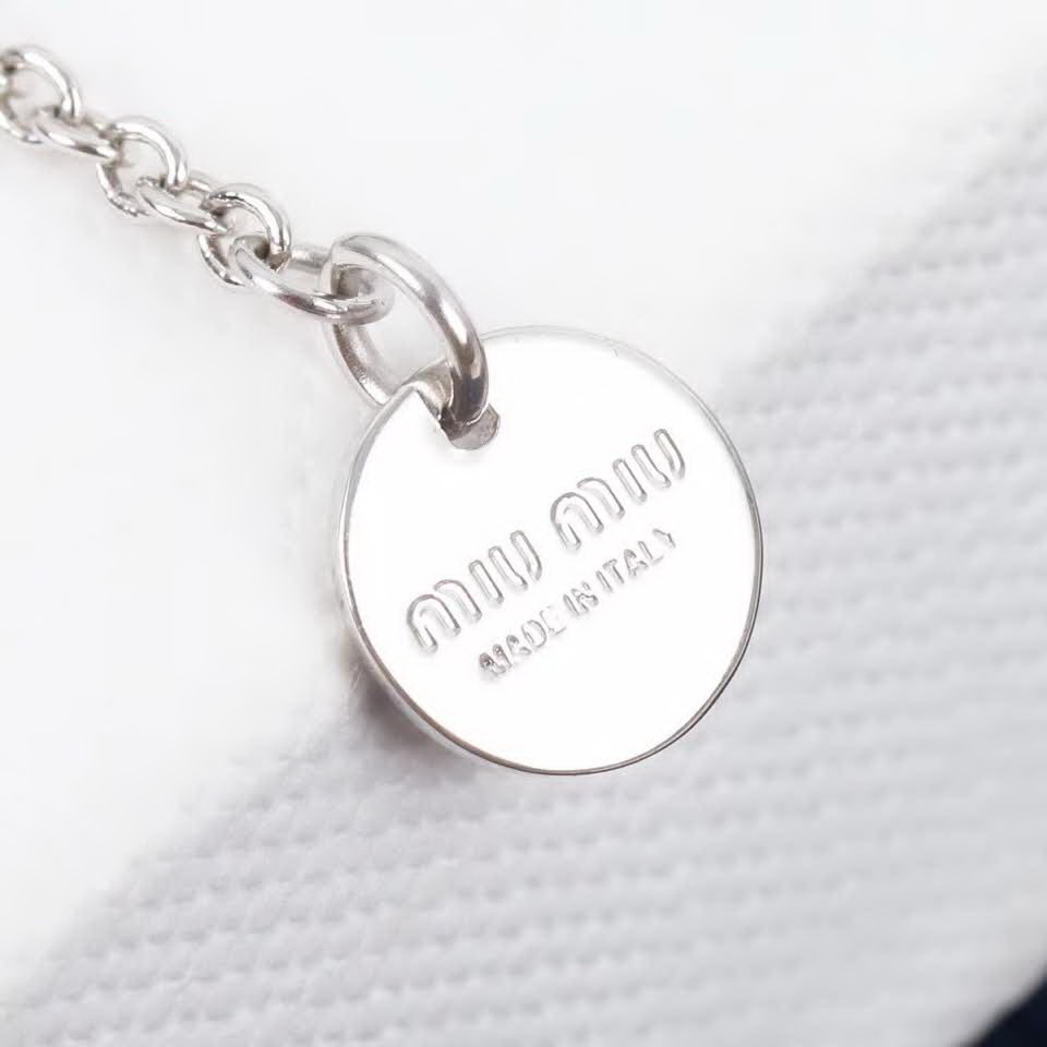 20秋季最新专柜款-缪缪Miu Miu2020新款项链,真心美到不行了,一致施华洛世奇幻彩珍珠,满钻的施华洛,特别的完美