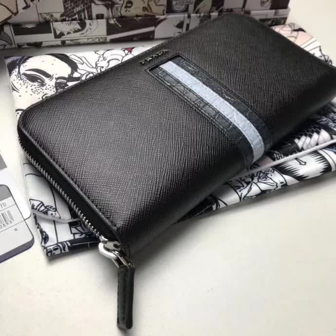 【原版皮】普拉达/Prada 拉链钱夹,选用十字纹小牛皮镶嵌彩带鳄鱼纹裁制而成,经典之作,简单时尚,款号:2ML317