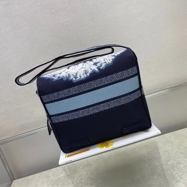 【原版皮】迪奥/Dior Camp邮差包,帆布面料舒适随意,最完美的一点是它除了斜挎外还能当背包,慵懒,复古风格,款号:M1271