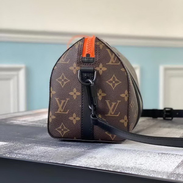 【原版皮】路易威登/LV nano Keeoall 枕头包,以Monogram帆布为袋身,装饰了公仔图案,男女都可以背额款,酷酷帅帅的,款号:M45652