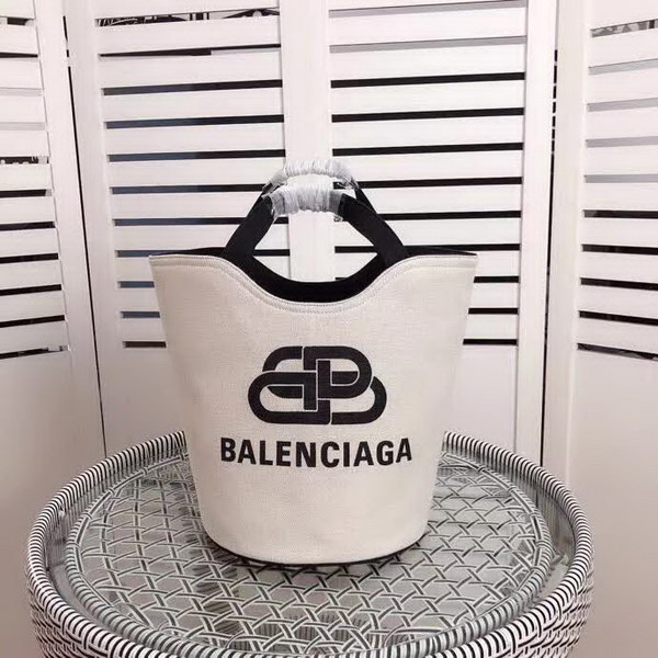 【原版皮】巴黎世家/Balenciaga, 帆布水桶手提包,黑白设计正面大小logo相衬,经典设计简约不轻易过时,帆布包轻盈易携带,容量却很赞,手提斜挎都是棒棒的