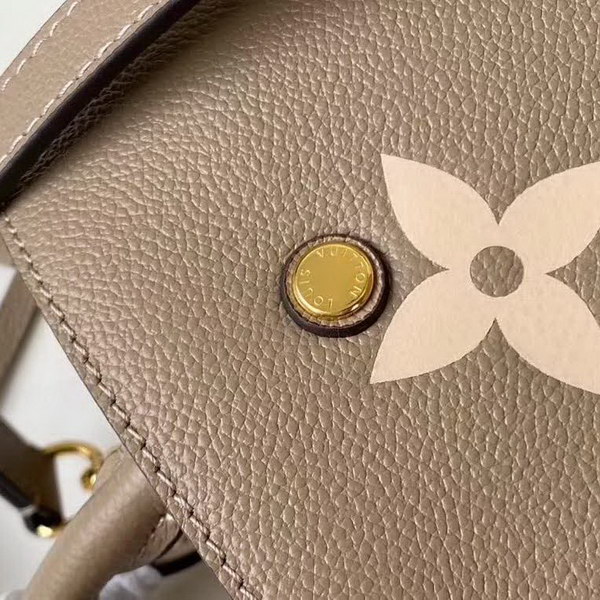 【原版皮】路易威登/LV Montaigne BB手袋,将Monogram图案先印染后压印于粒面皮革,与挺括线条相辅相成,有立体感的造型与精巧的内部设计,款号:M45489