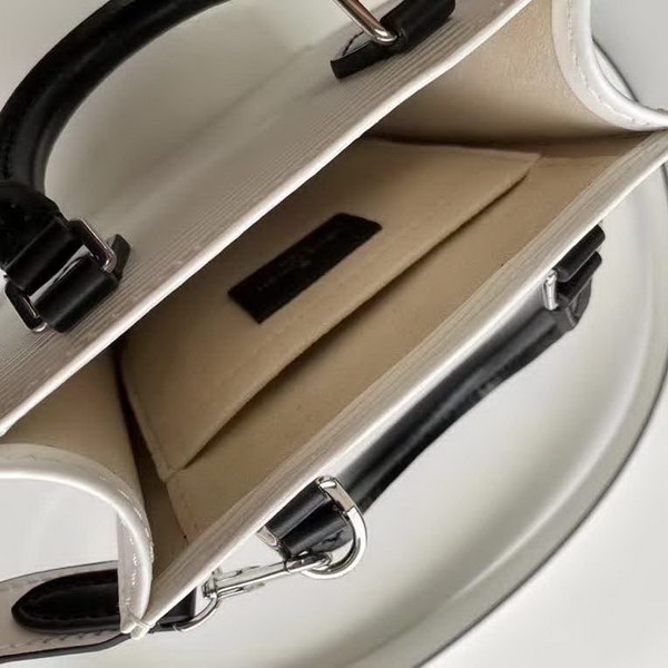 【原版皮】路易威登/LV Petit  Sac Plat手袋, Epi皮革浓缩经典设计,轻盈而充裕的构型可容纳手机等日常所需,可拆卸肩带实现手提,肩背和斜挎选择,款号:M69441