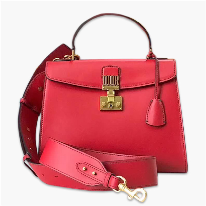 【原版皮】迪奥/Dior 手提包,选用平纹小牛皮裁制而成,饰以品牌标识字母锁扣,低调奢华,简约时尚