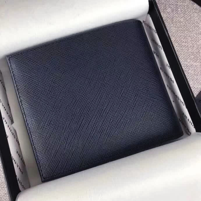 【原版皮】普拉达/Prada 短款钱夹,选用十字纹小牛皮裁制而成,边角热压印字母标识,精湛走线均匀整齐,做工精湛,款号:2M0513