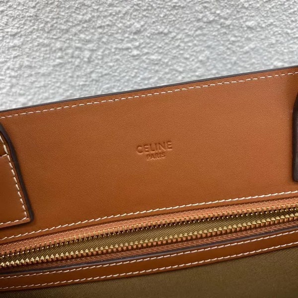 【原版皮】赛琳/Celine 老花系托特包,TRIOMPHE帆布混搭羊皮,整个包以凯旋门标志为主,包边以棕色为主围绕开口,焦糖棕色搭配老花添加了复古元素,款号:190172