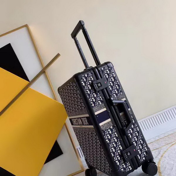 迪奥/Dior saddle马鞍系旅行箱,不但有ophidia复古老花帆布,同时还有精美小牛皮款式,特别体现质感,绝对亮点,时尚,酷炫