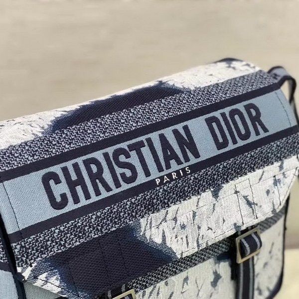 【原版皮】迪奥/Dior Camp邮差包,帆布面料舒适随意,最完美的一点是它除了斜挎外还能当背包,慵懒,复古风格,款号:M1271