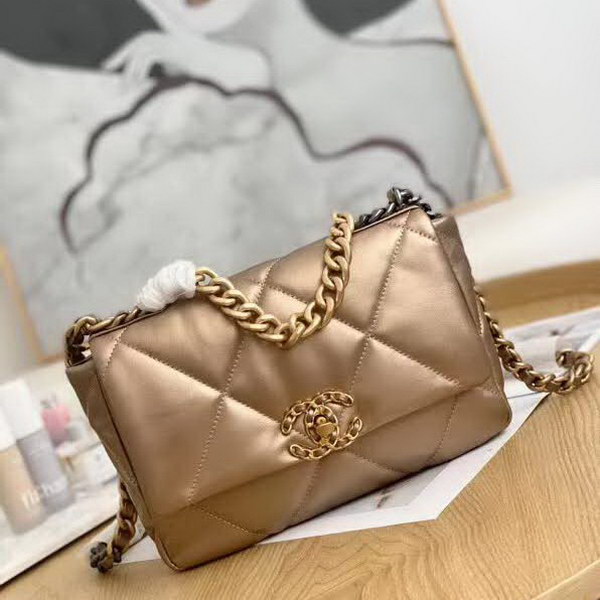 【原版皮】香奈儿/Chanel 19 Bag系列口盖包,采用轻盈绵柔质感山羊皮结合大菱格设计元素,链条拼接古金,古银,亮银,款号:AS1160