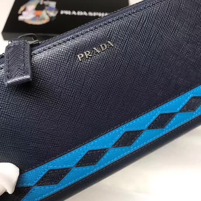 【原版皮】普拉达/Prada 拉链钱夹,选用十字纹牛皮裁制而成,饰以菱形拼色,精湛走线均匀整齐,油边顺滑,款号:2ML317