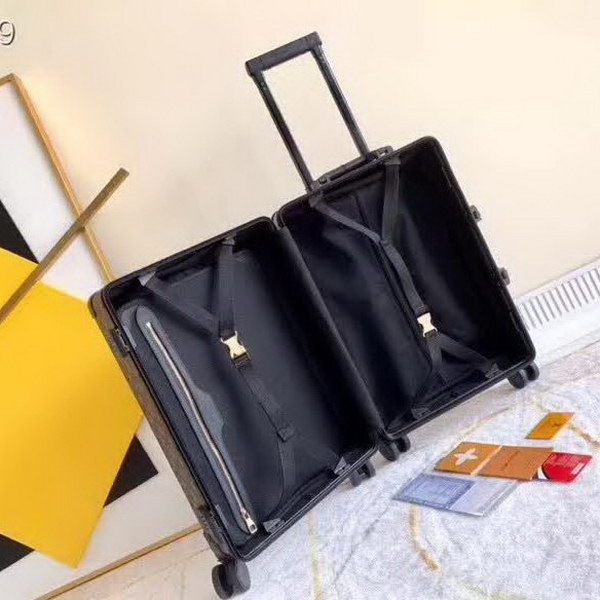 路易威登/LV 旅行箱,釆用高端PVC面料,耐磨,高档大气的LOGO,独特设计理念,趣味横生,时尚潮流,复古风格与完美工艺,二者结合