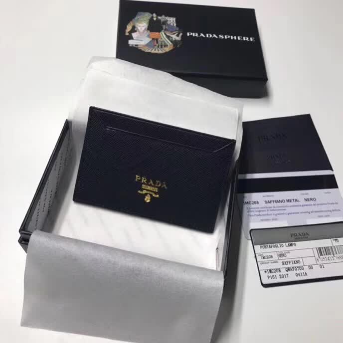 【原版皮】普拉达/Prada 卡包,选用十字纹牛皮裁制而成,精湛走线均匀整齐,油边顺滑,做工精致如图可见,款号:1MC208