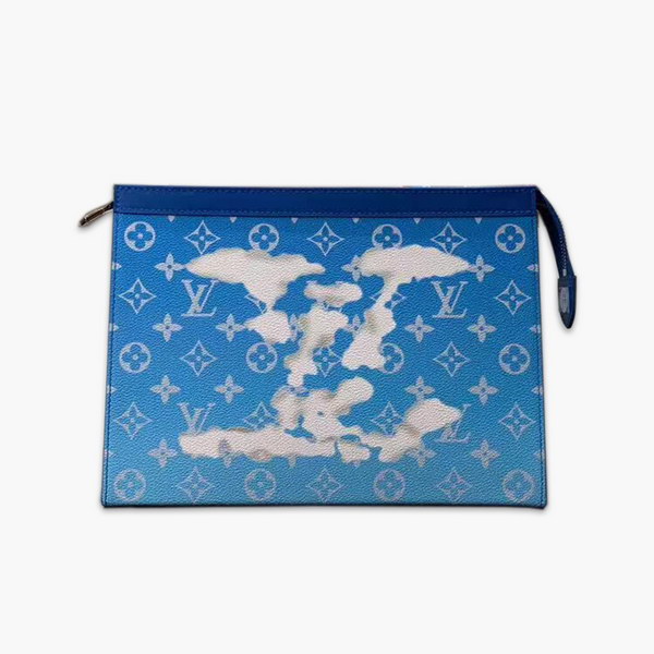 【原版皮】路易威登/LV pochette voyage手袋,以云朵主题焕新手袋设计,再令缥缈如云的品牌标识浮现于Monogram帆布背景,口袋和卡位实现有序收纳,款号:M45480